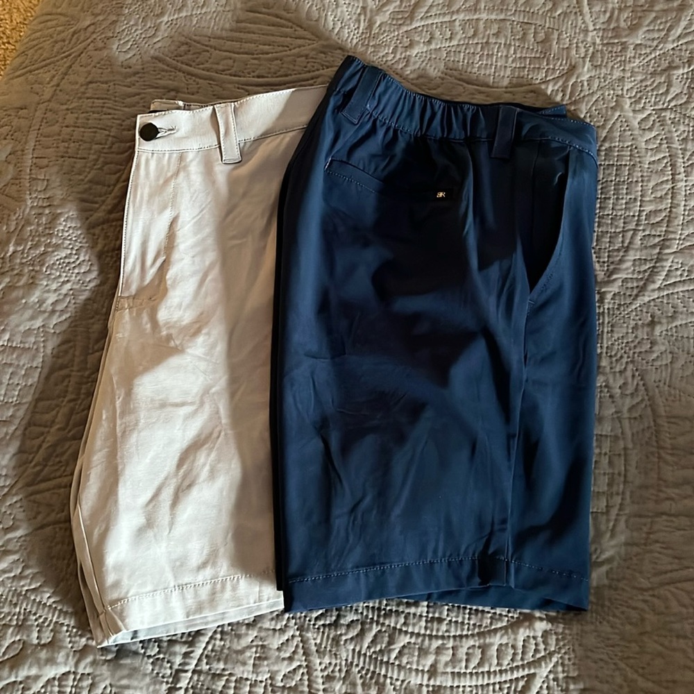 MENS BANANA REPUBLIC shorts. Navy & Gray
